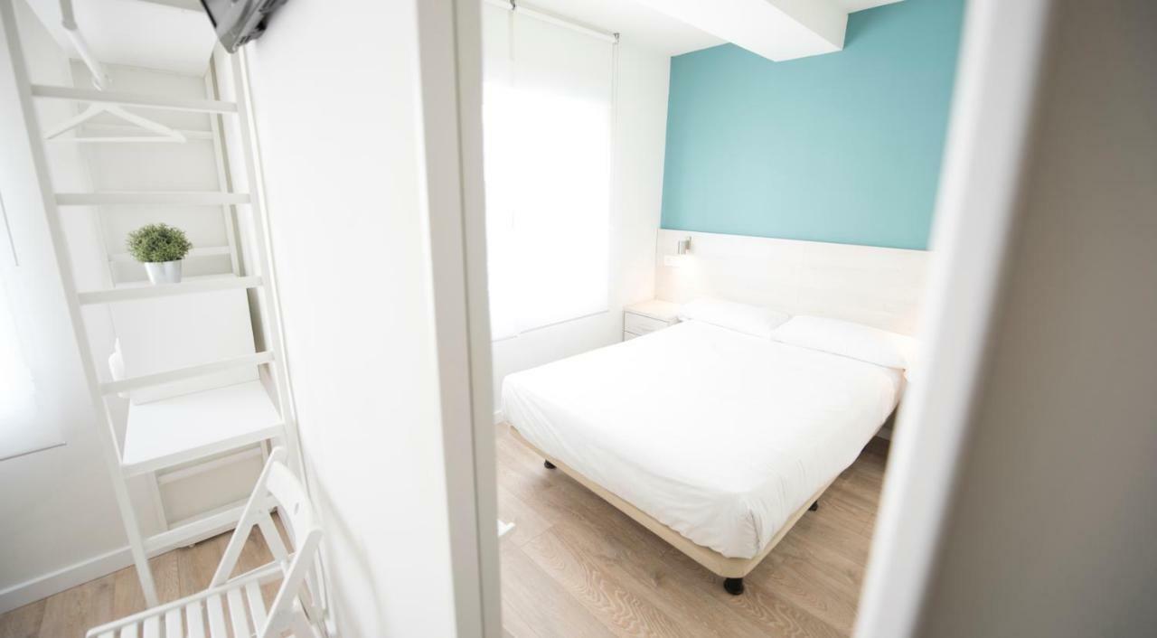 Happy Hostal Carrales บูร์โกส ภายนอก รูปภาพ